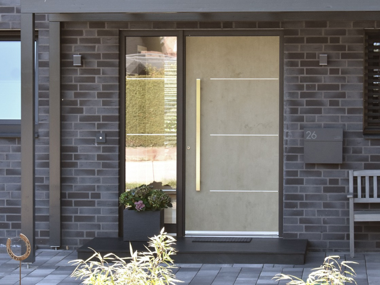 Haustür mit Keramikoberfläche in Naturstein-Optik