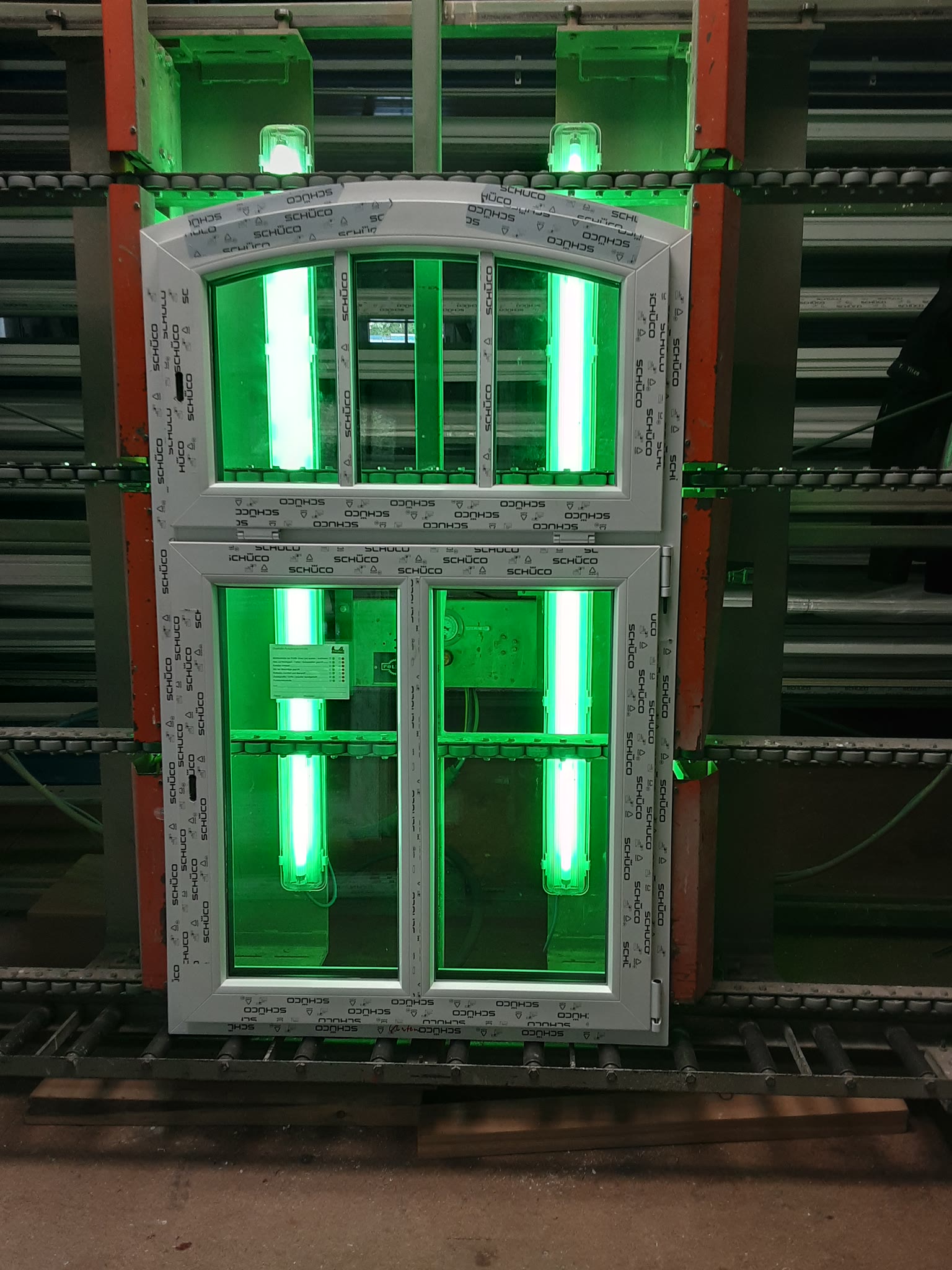 Rundbogenfenster mit Wiener Sprossen: Wenn Handwerk Form bekommt