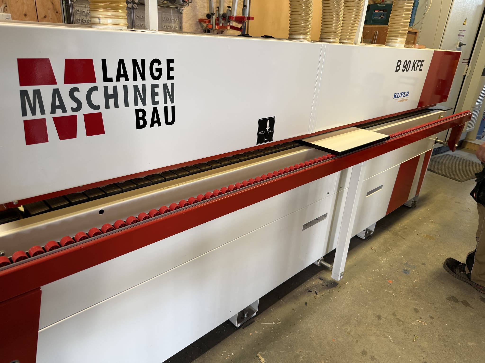 Neue Kantenanleimmaschine: Qualität, die man wirklich sieht