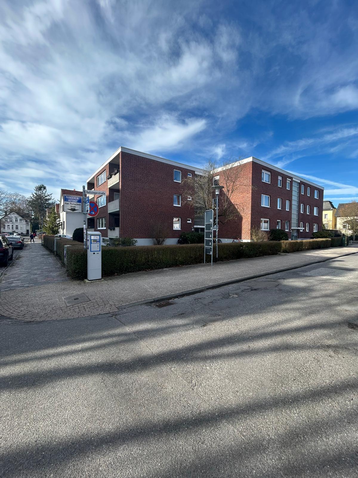 Das Klinkerwohnhaus an der Holtzinger Straße vor Beginn der Sanierung.